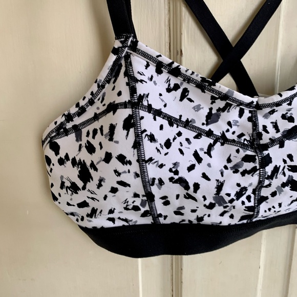 ATHLETA black and white speckled crisscross sports bra - Picture 3 of 14